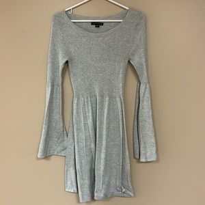 American Eagle Dress, size M, flared sleeves, at the knee dress, light gray